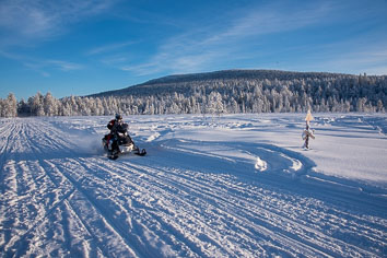 02 Scooter safari
 Hero